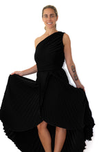 Load image into Gallery viewer, MOSSMAN THE BREAKTHROUGH MAXI DRESS SIZE 16 - POSE dress hire
